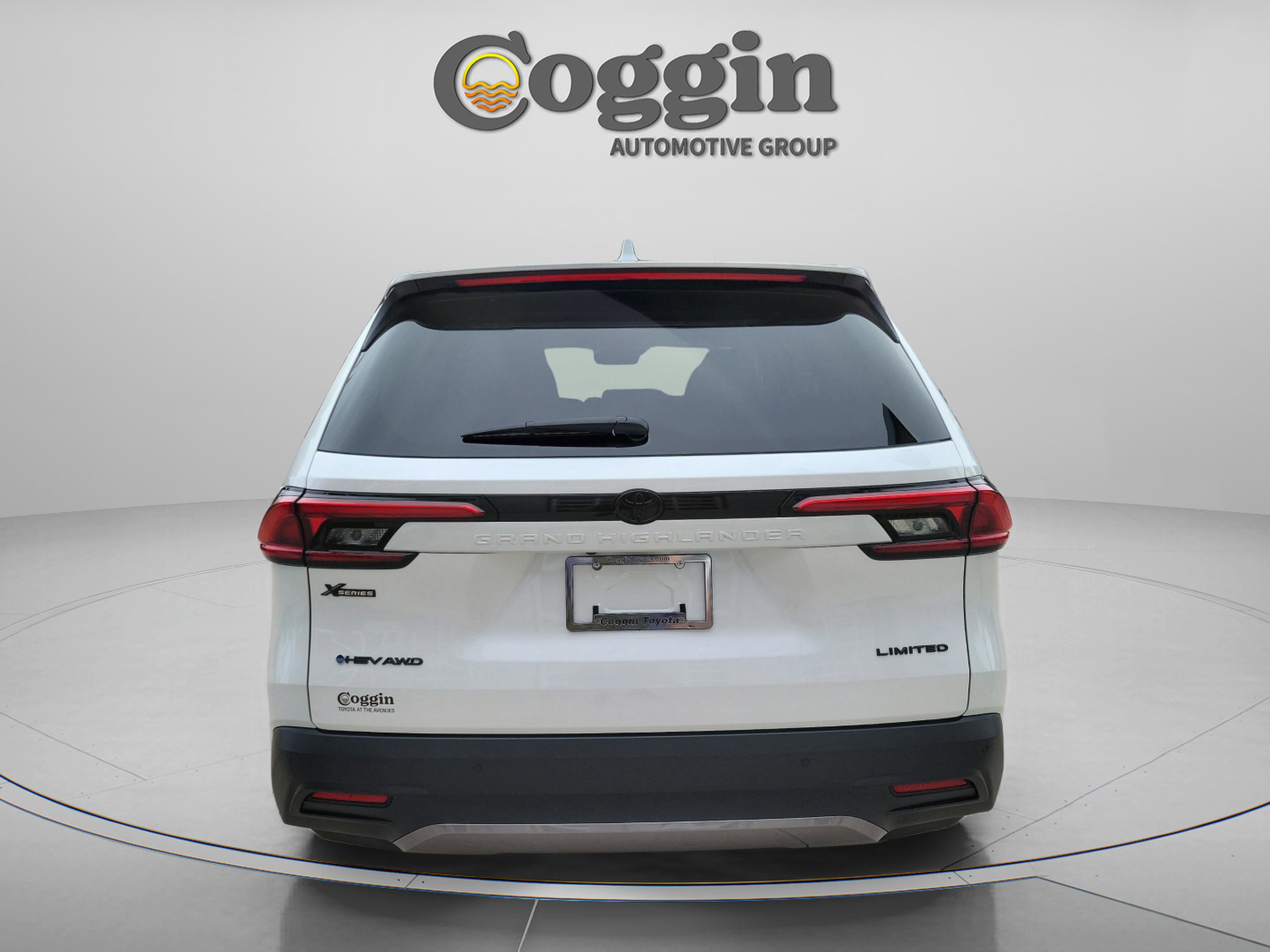 Certified 2024 Toyota Grand Highlander AWD Hybrid image 3