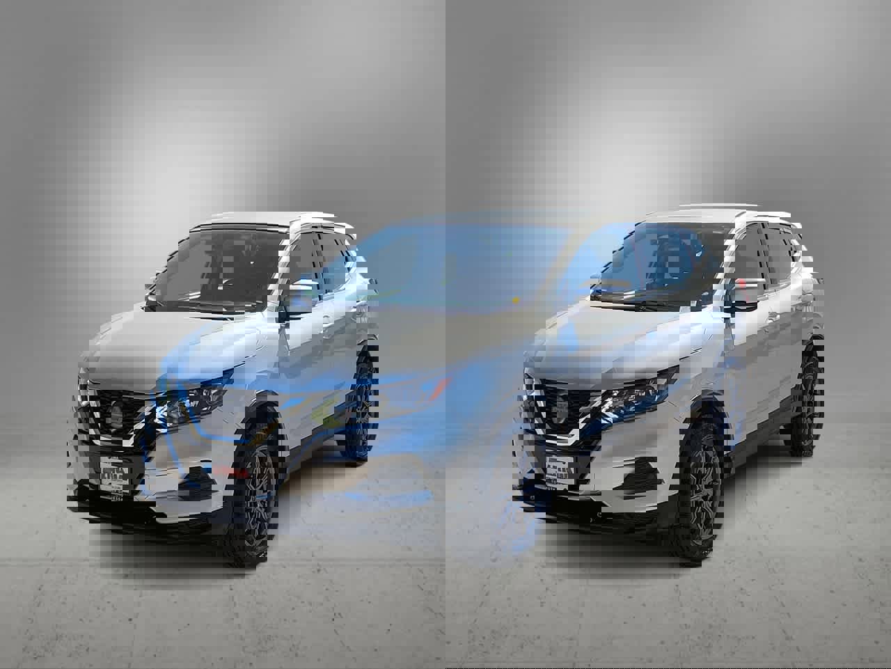 Used 2020 Nissan Rogue Sport S image 1