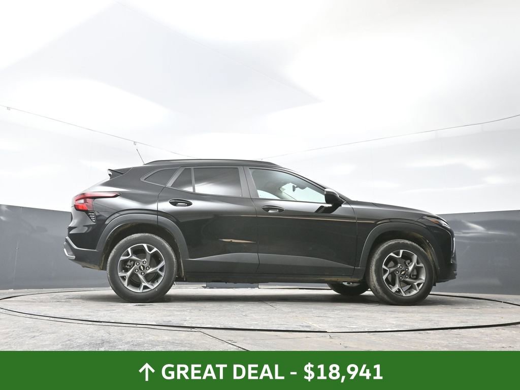 Used 2025 Chevrolet Trax LT image 50