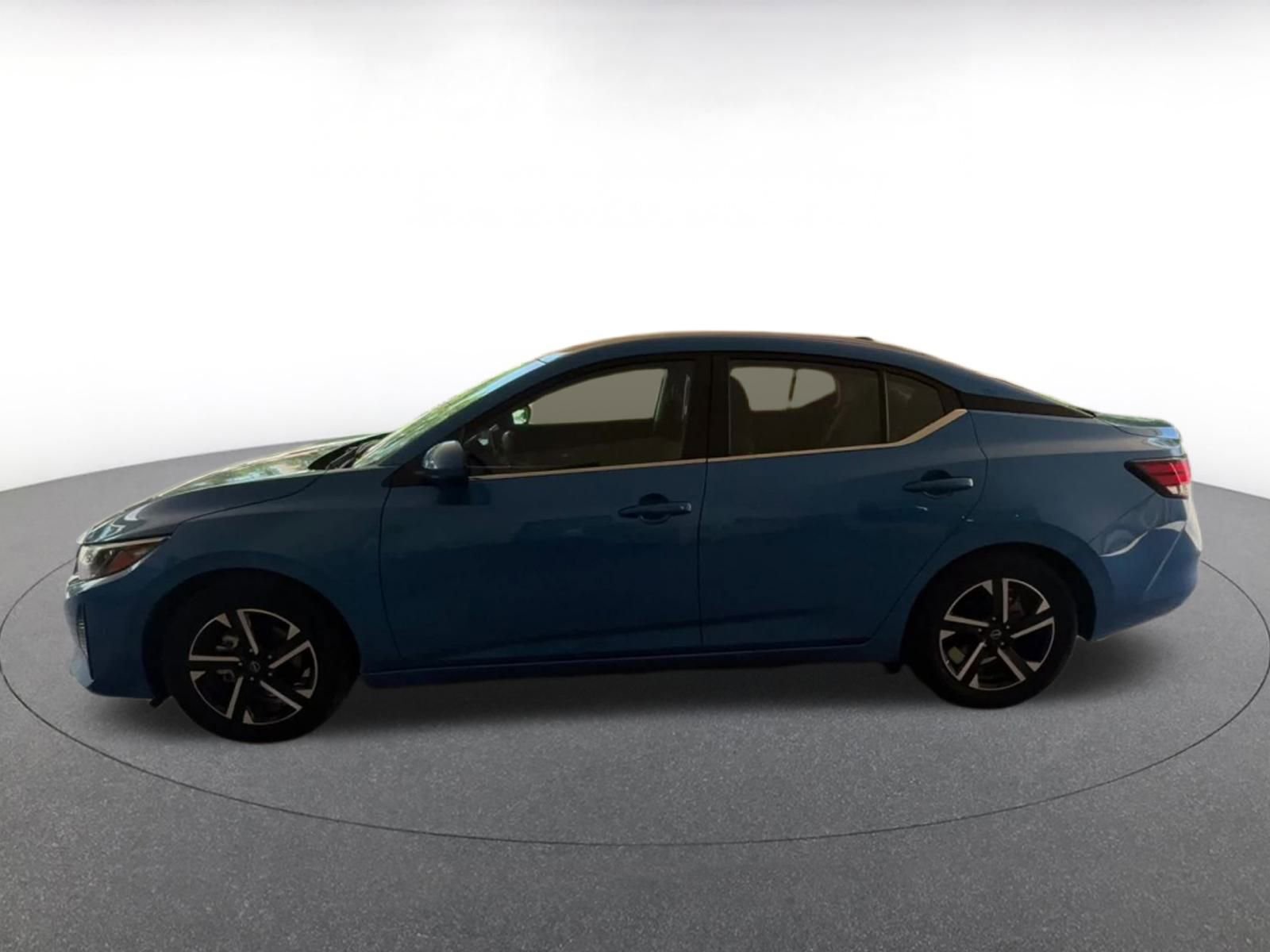 Used 2024 Nissan Sentra SV image 9