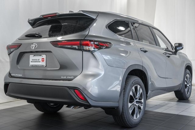 New 2025 Toyota Highlander XLE image 4