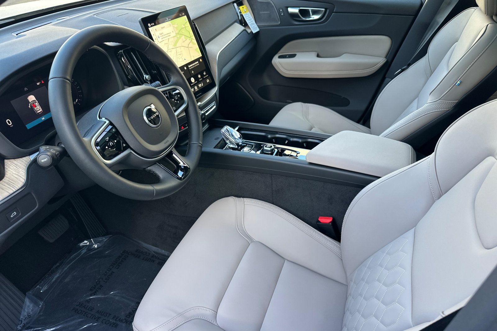 New 2026 Volvo XC60 B5 Plus AWD/4WD image 7