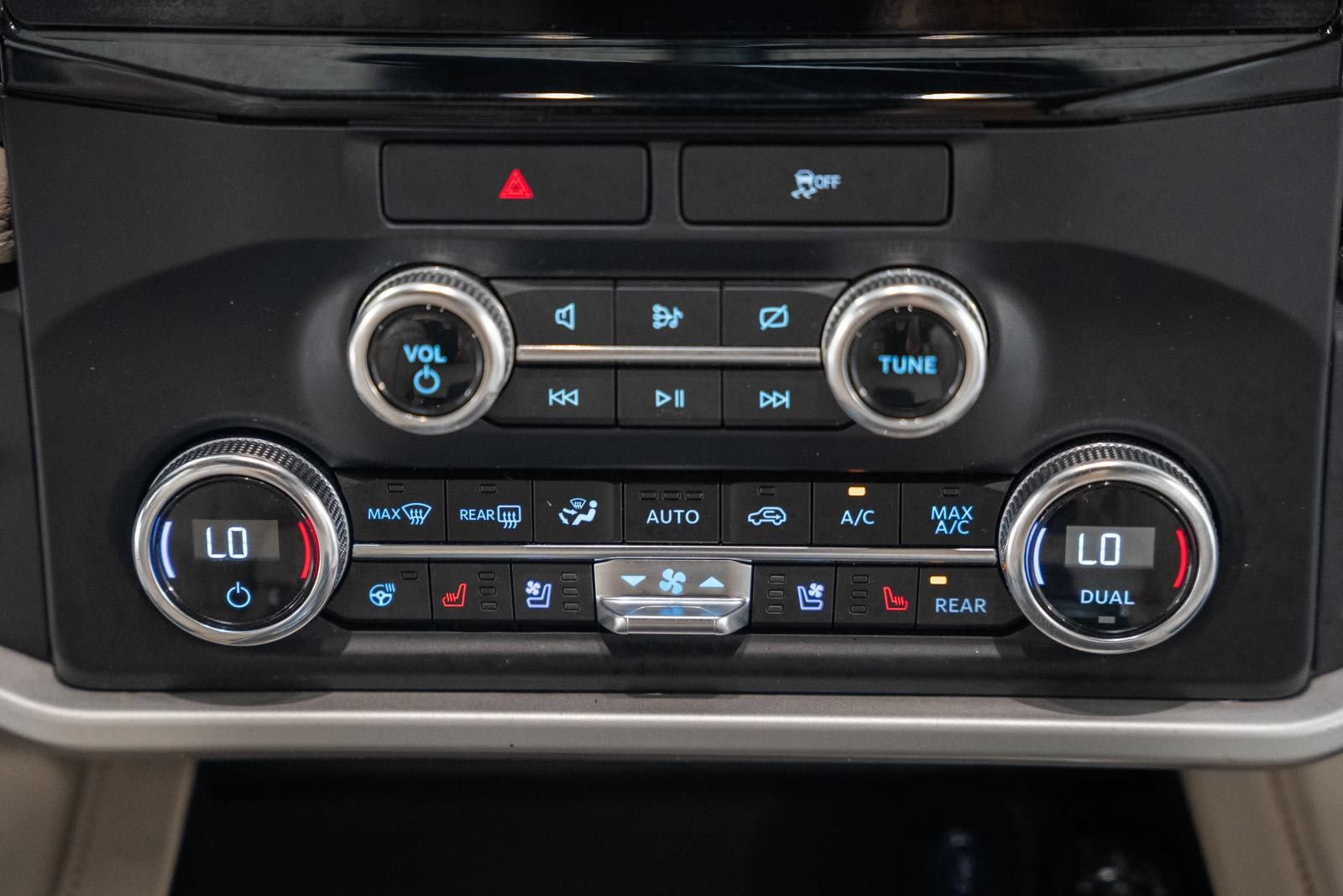 Used 2023 Ford Expedition Max Limited AWD/4WD image 32