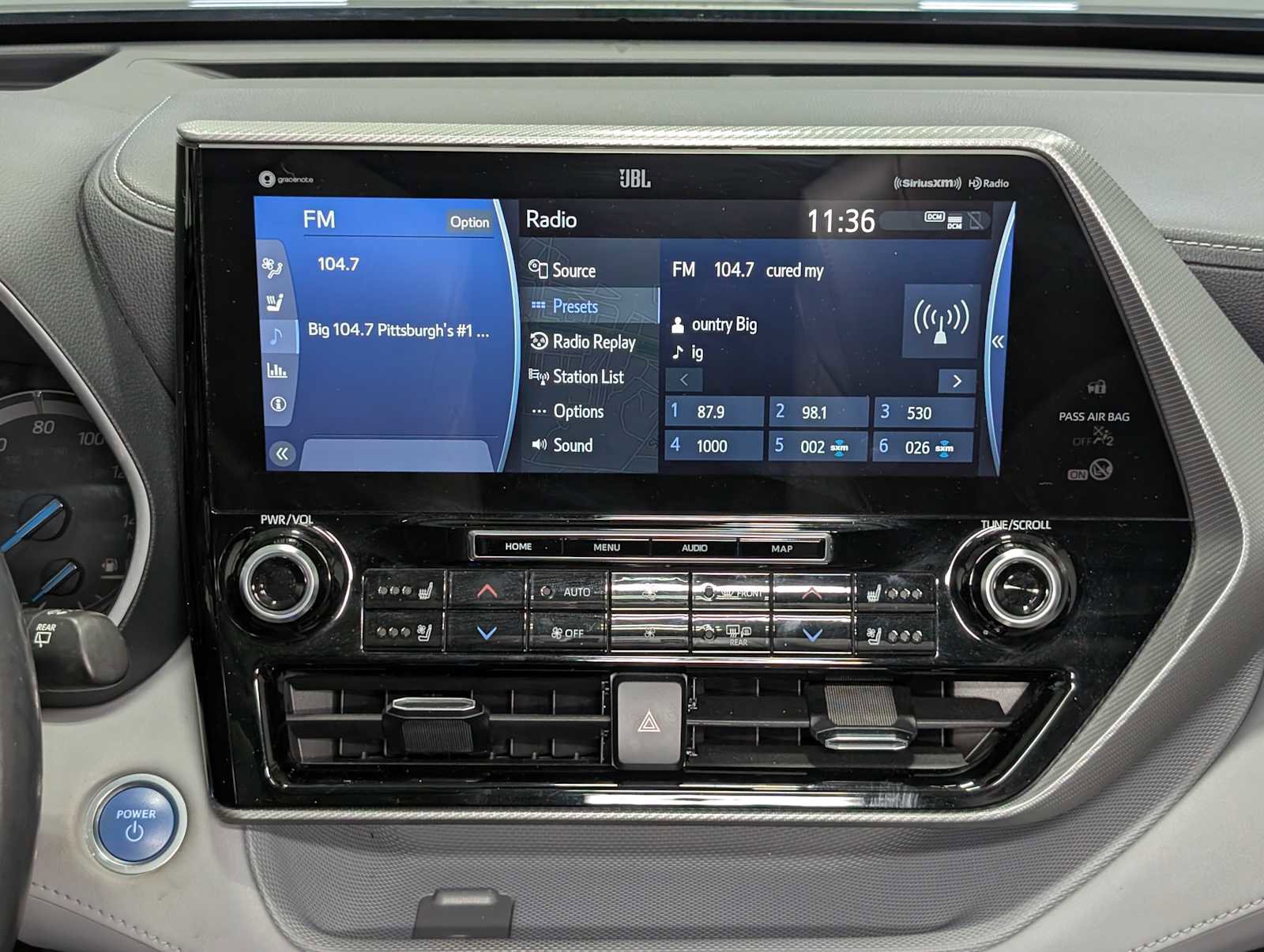 Used 2021 Toyota Highlander Platinum image 19