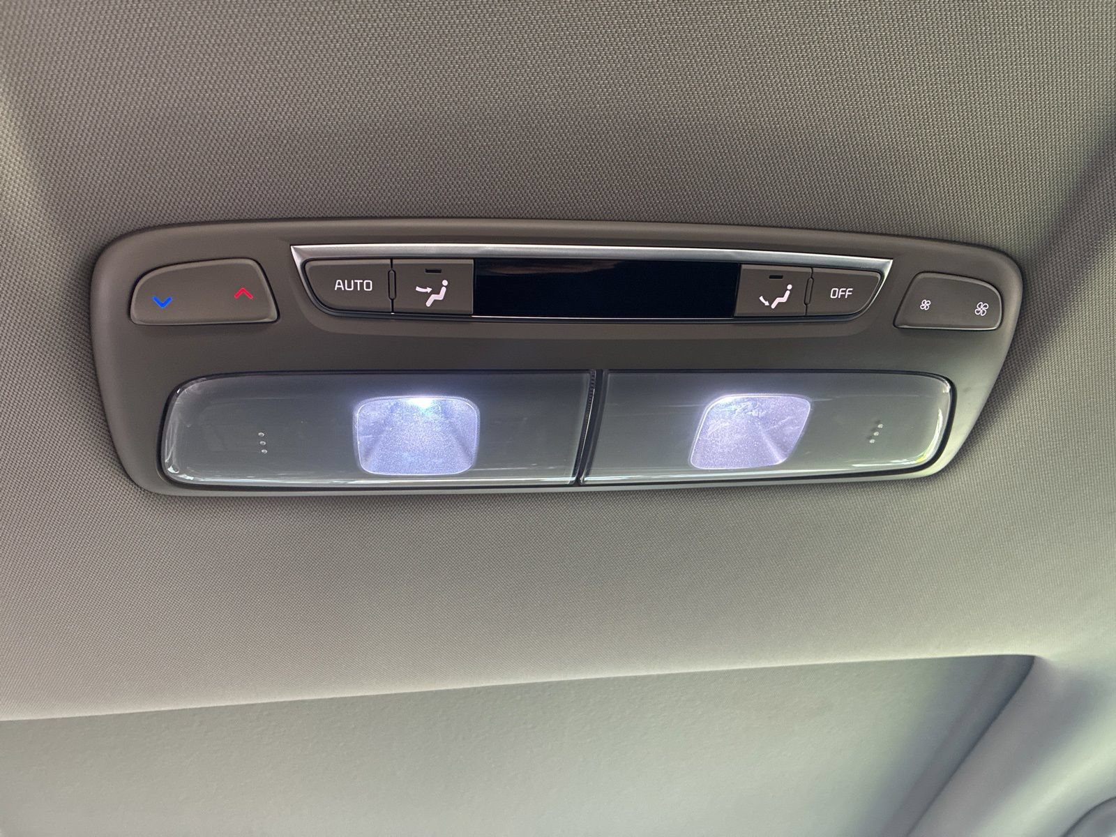 Used 2025 Kia Telluride S FWD image 18