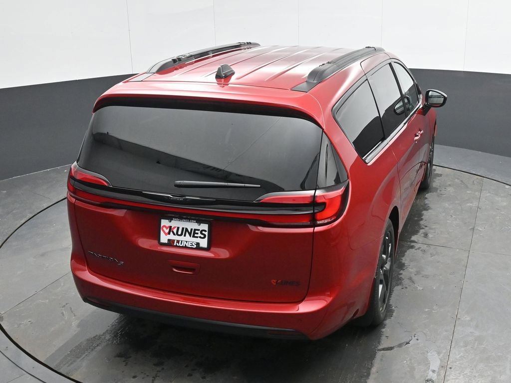 New 2026 Chrysler Pacifica Select w/ S Appearance Package FWD image 31