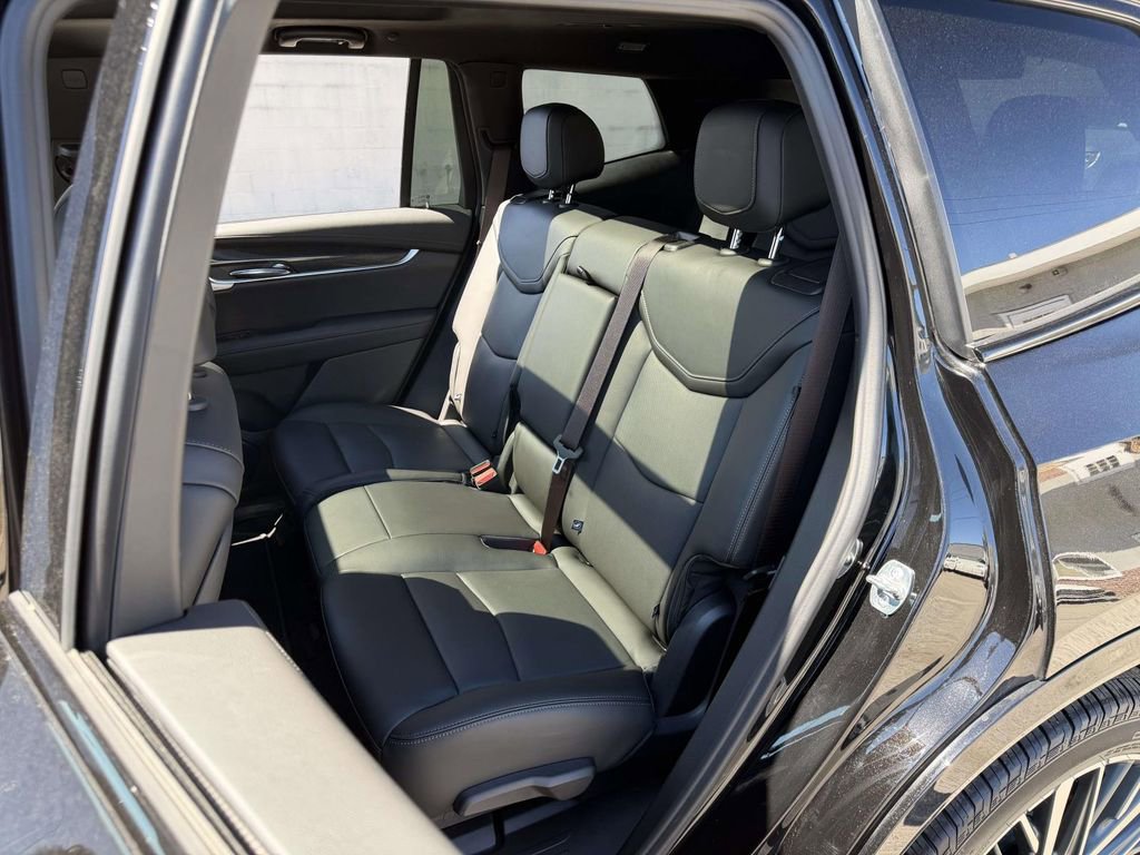 Used 2025 Cadillac XT6 Sport w/ LPO, Floor Liner Package image 19