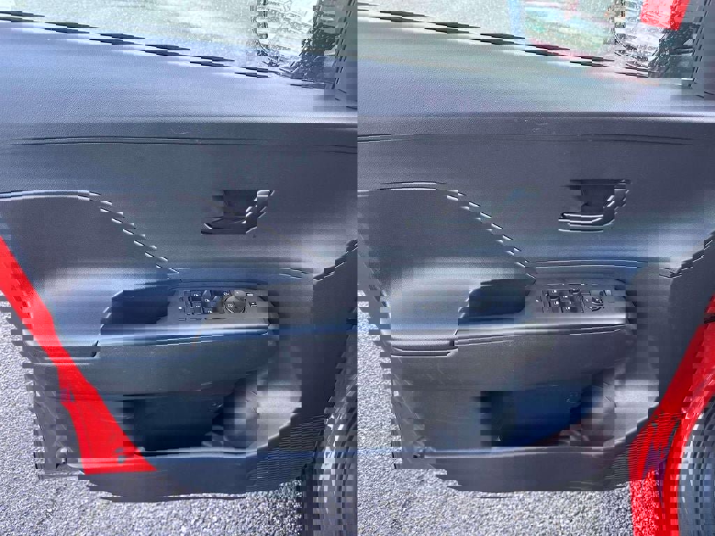 Used 2025 Hyundai Kona SEL image 16