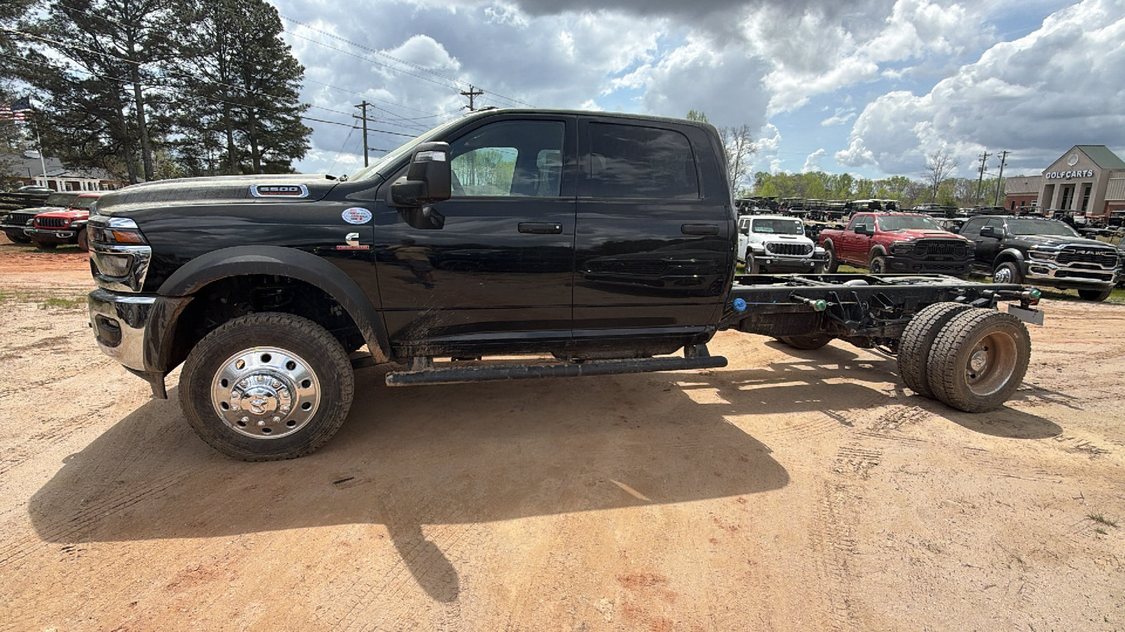 New 2026 RAM 5500 Tradesman w/ Chrome Appearance Group AWD/4WD image 11