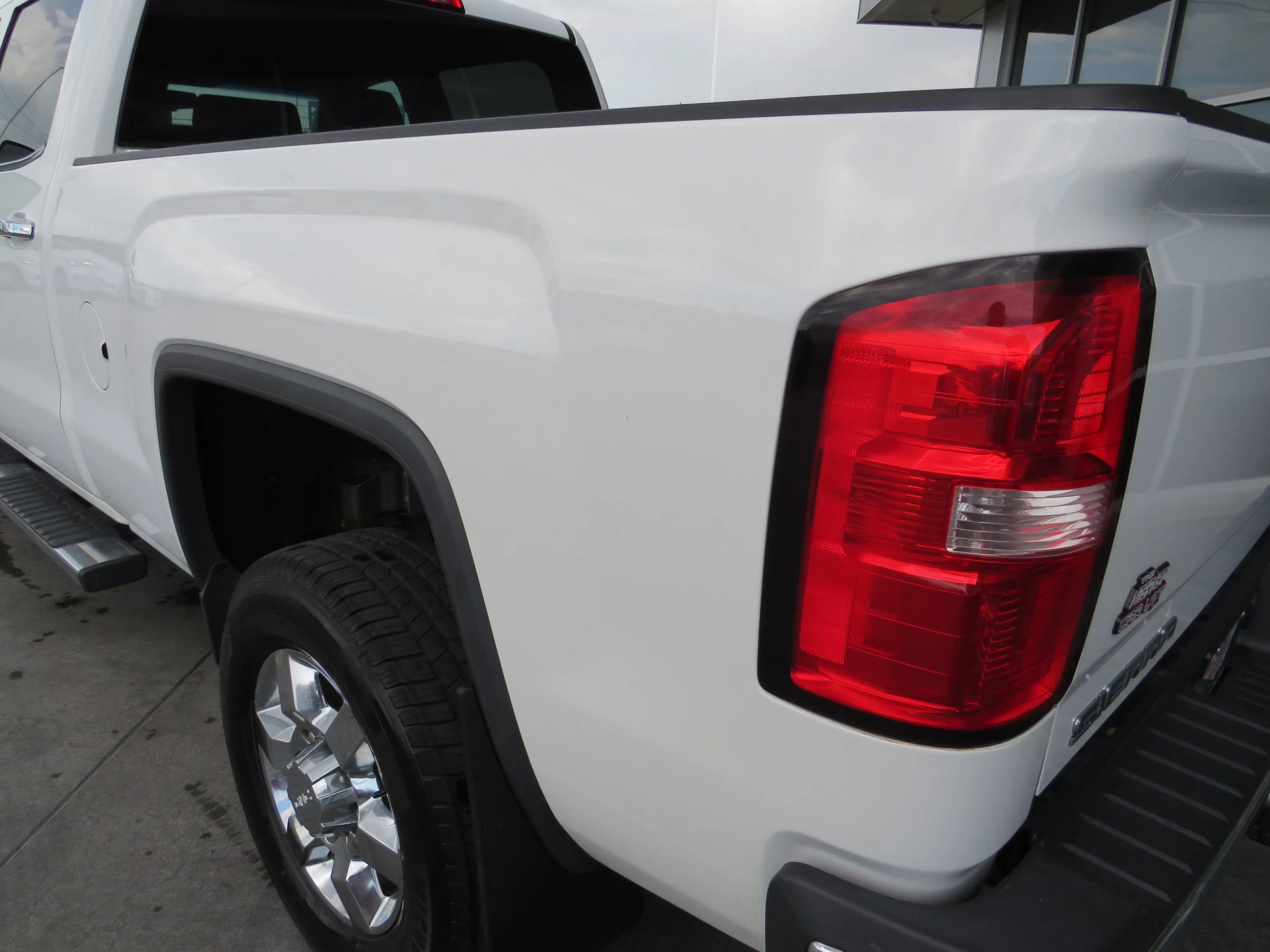 Used 2015 GMC Sierra 3500 SLT image 28