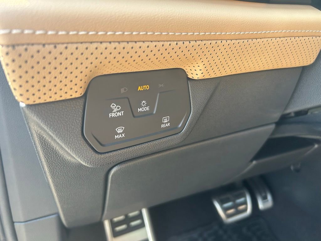 Certified 2024 Volkswagen Atlas Cross Sport SEL R-Line image 61