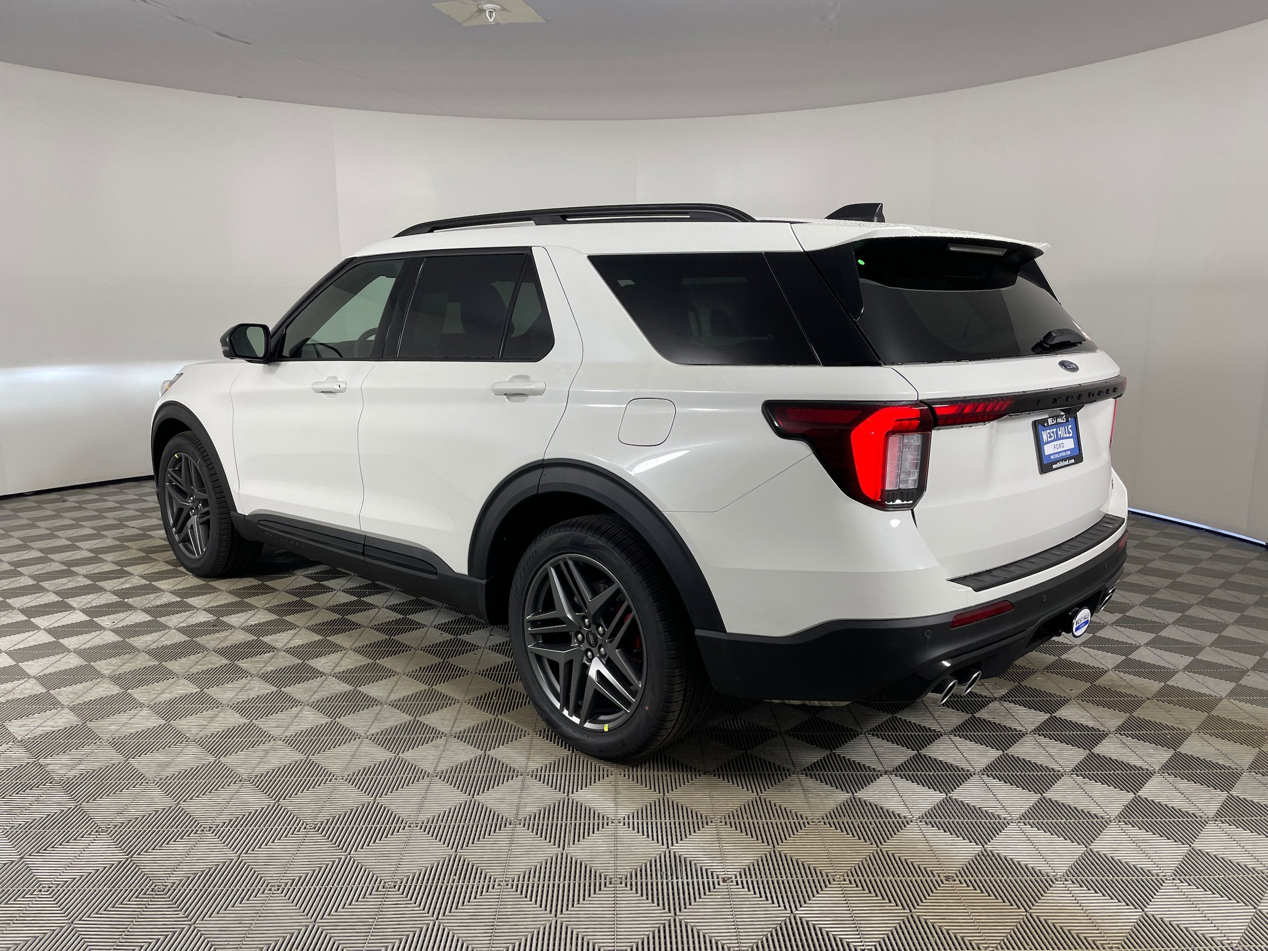New 2026 Ford Explorer ST w/ Sun And Sound Package AWD/4WD image 5