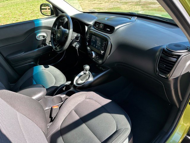 Used 2018 Kia Soul + FWD image 26