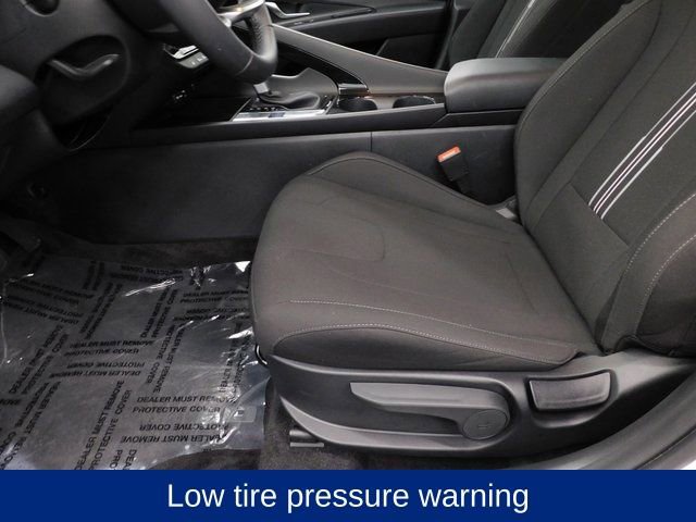 Certified 2025 Hyundai Elantra SEL image 20