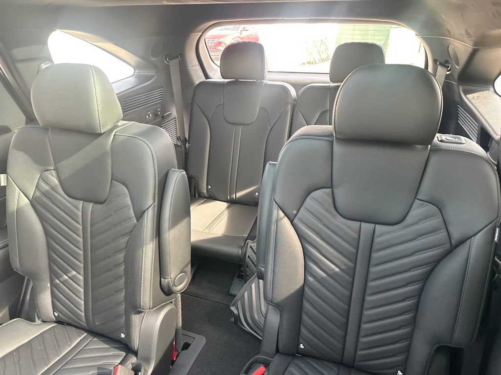 Used 2025 Kia Sorento SX image 19