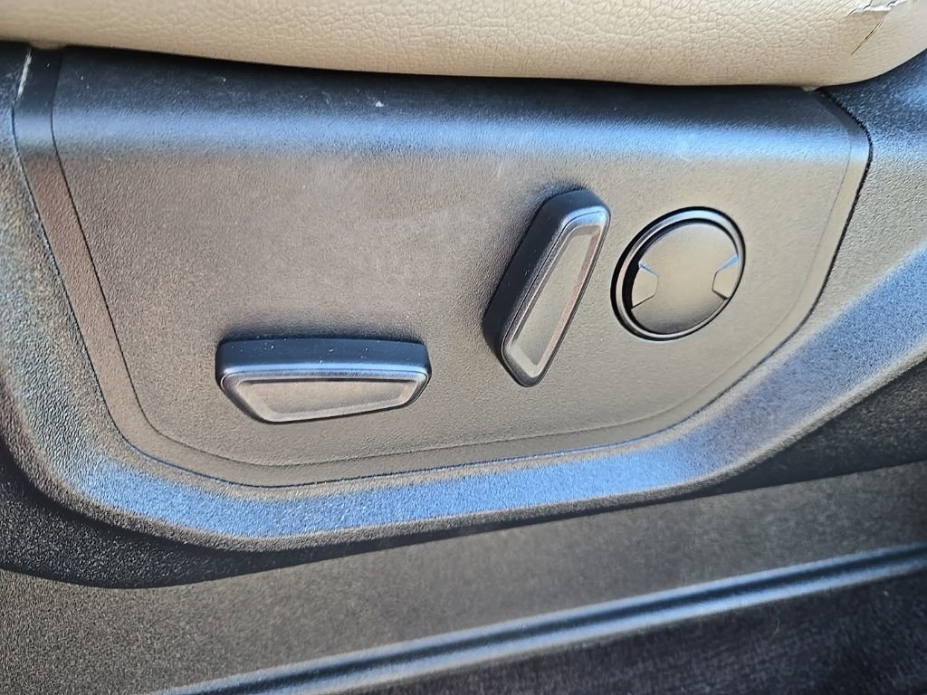 Used 2020 Ford F150 Lariat image 13