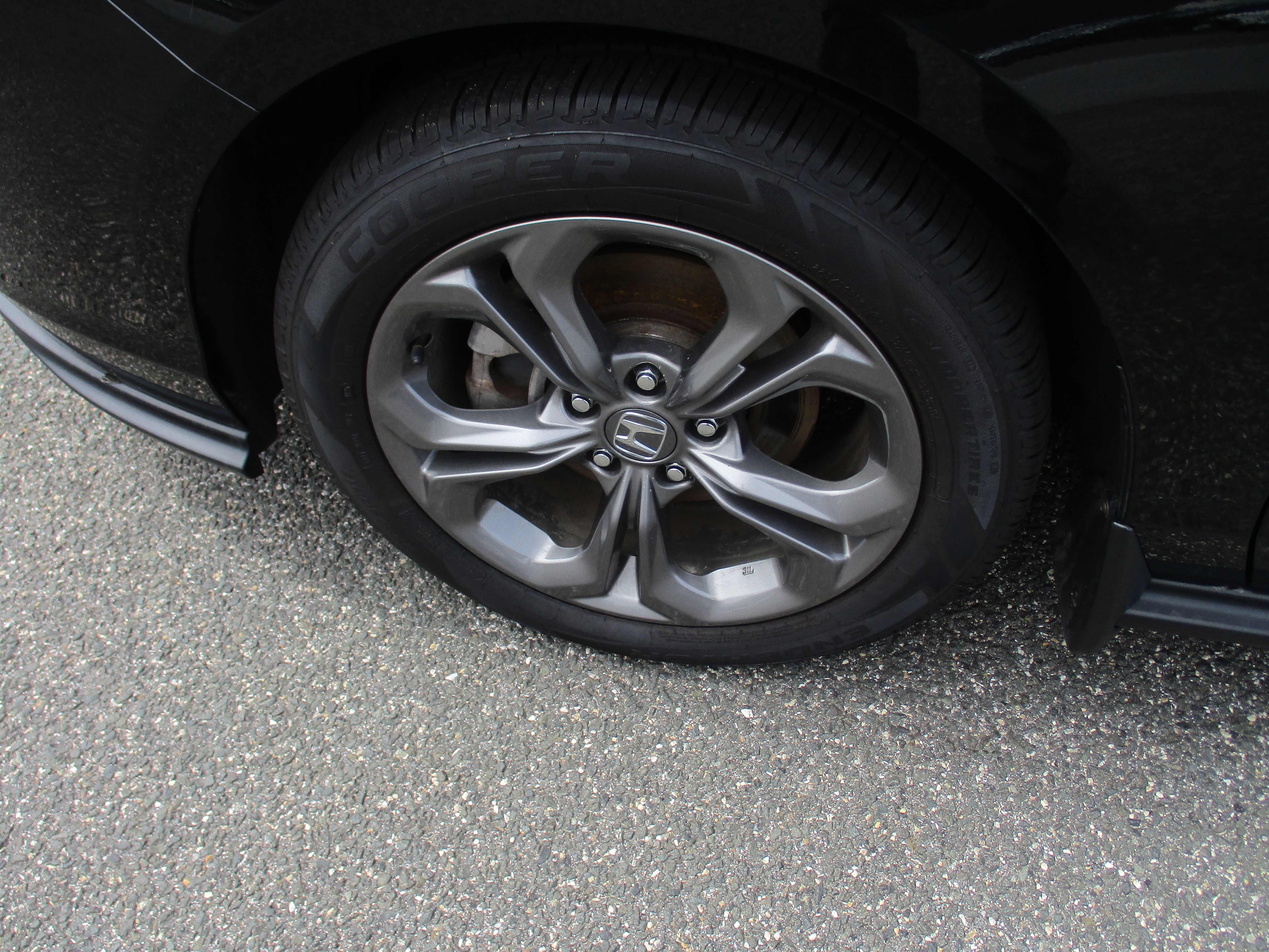 Certified 2023 Honda Accord EX image 9