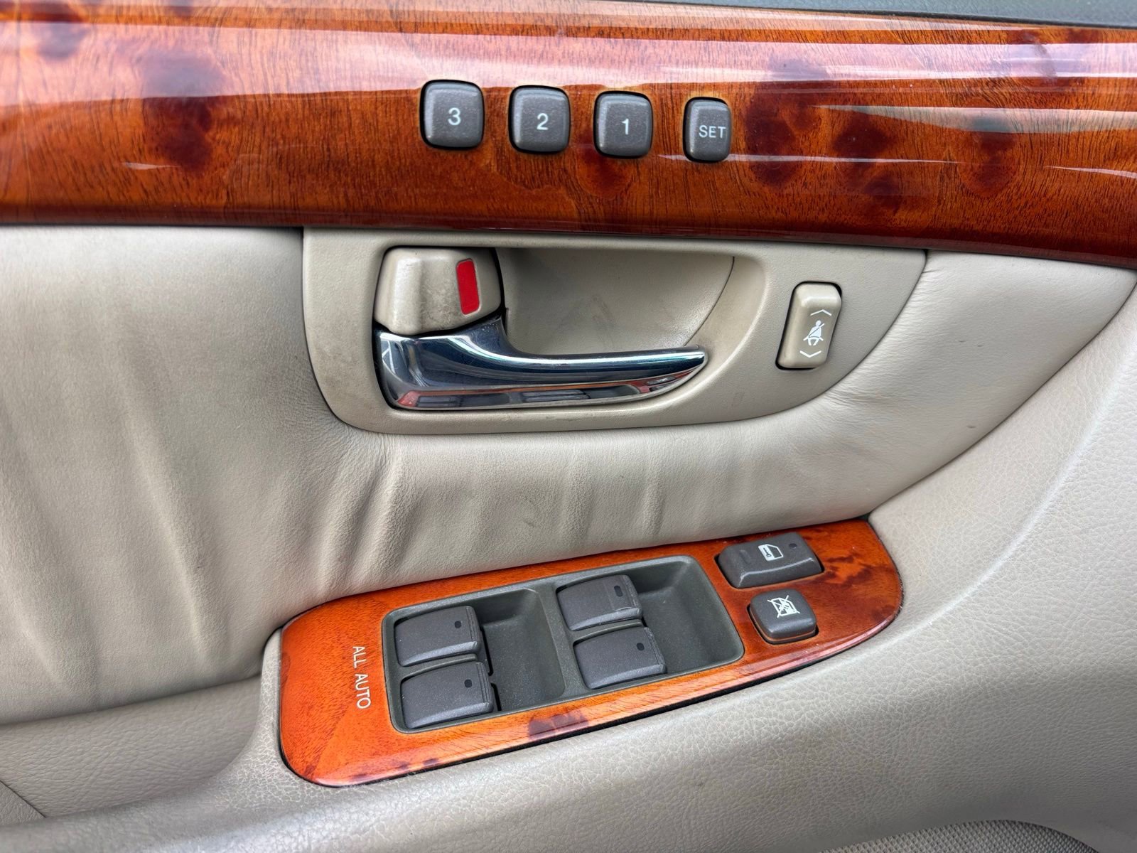 Used 2003 Lexus LS 430 RWD image 7