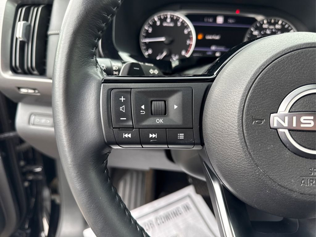 Used 2023 Nissan Pathfinder SL w/ Lighting Package (N92) AWD/4WD image 27