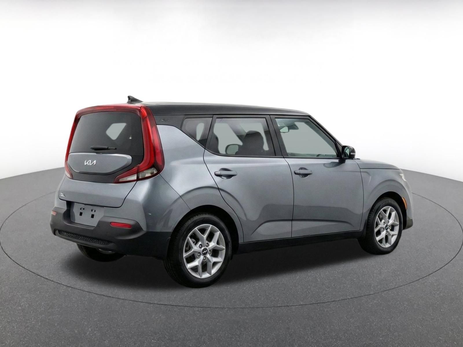 Used 2025 Kia Soul LX w/ LX Technology Package FWD image 11