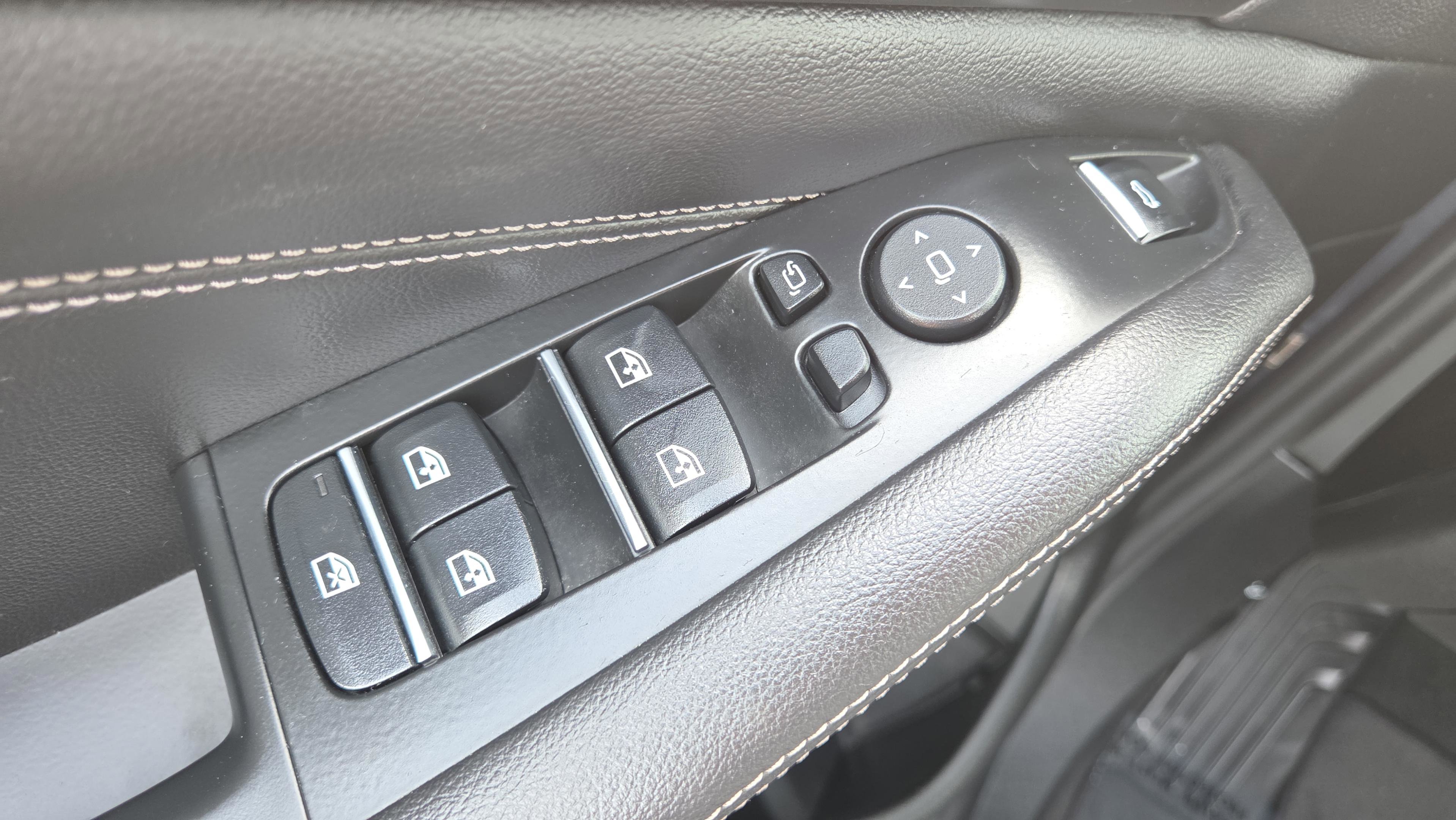 Used 2019 BMW X5 xDrive50i w/ Parking Assistance Package image 31