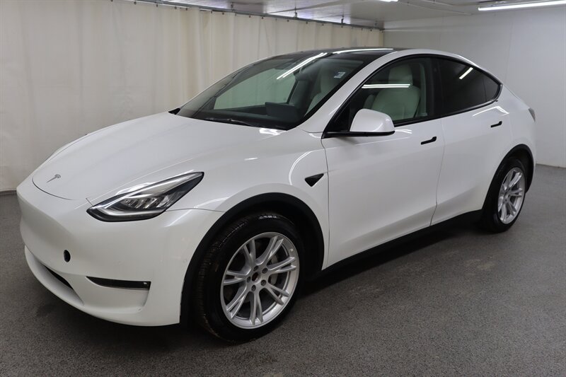 Used 2021 Tesla Model Y Long Range AWD/4WD image 3