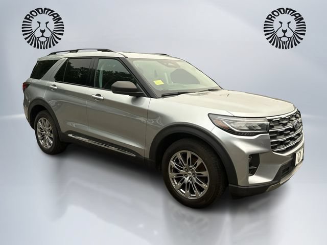 Certified 2025 Ford Explorer Active w/ Active Comfort Package AWD/4WD image 3