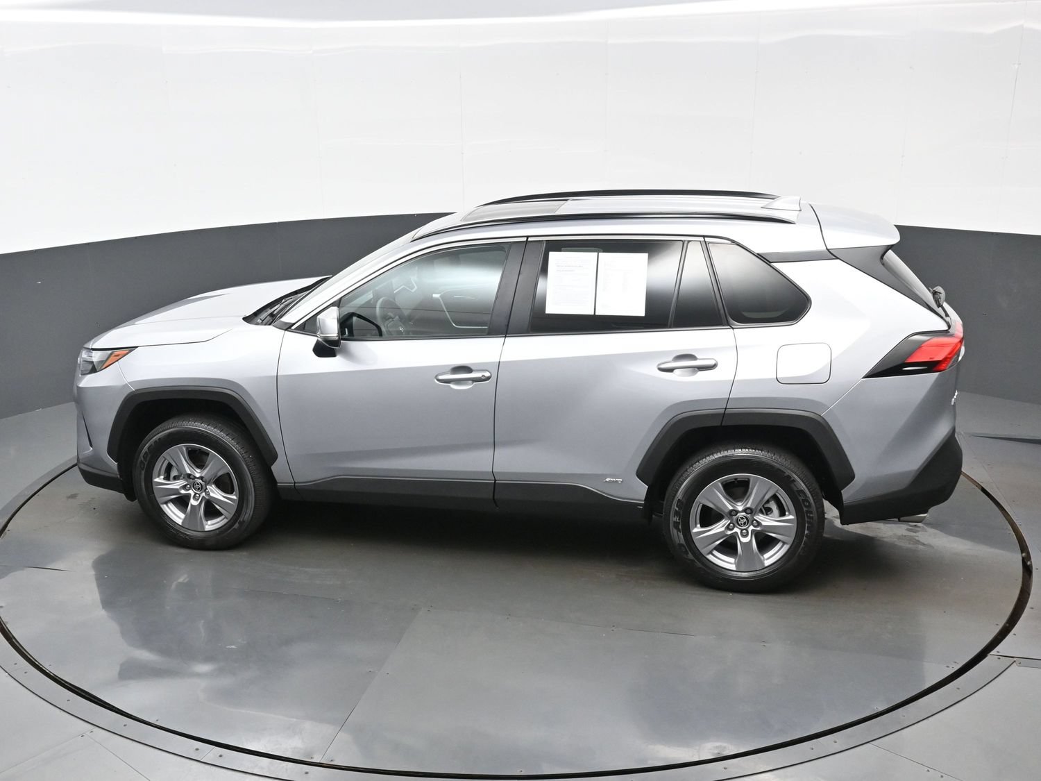 Used 2022 Toyota RAV4 XLE w/ Convenience Package AWD/4WD image 38