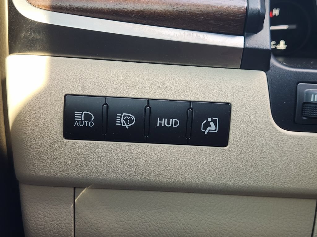 Used 2021 Lexus LX 570 4WD w/ Luxury Package image 23
