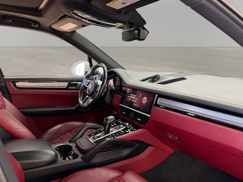 Used 2022 Porsche Cayenne Platinum Edition AWD/4WD image 15