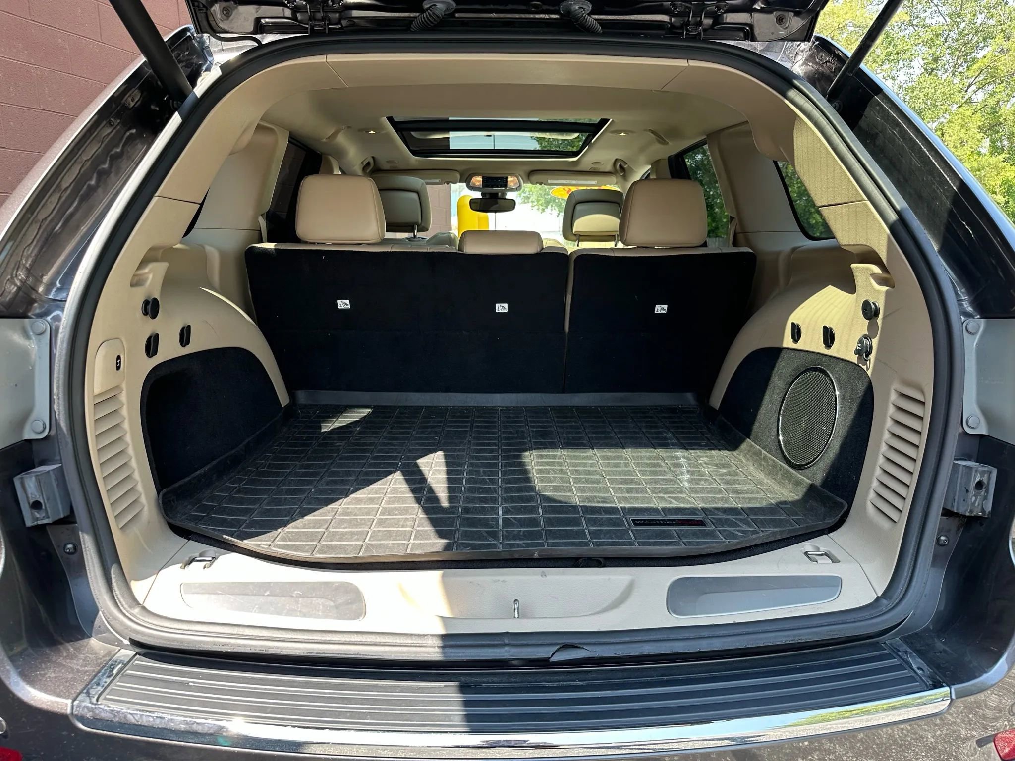 Used 2018 Jeep Grand Cherokee Limited w/ Luxury Group II image 31