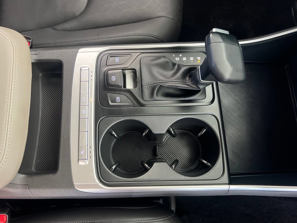 Certified 2025 Kia Carnival FWD image 20