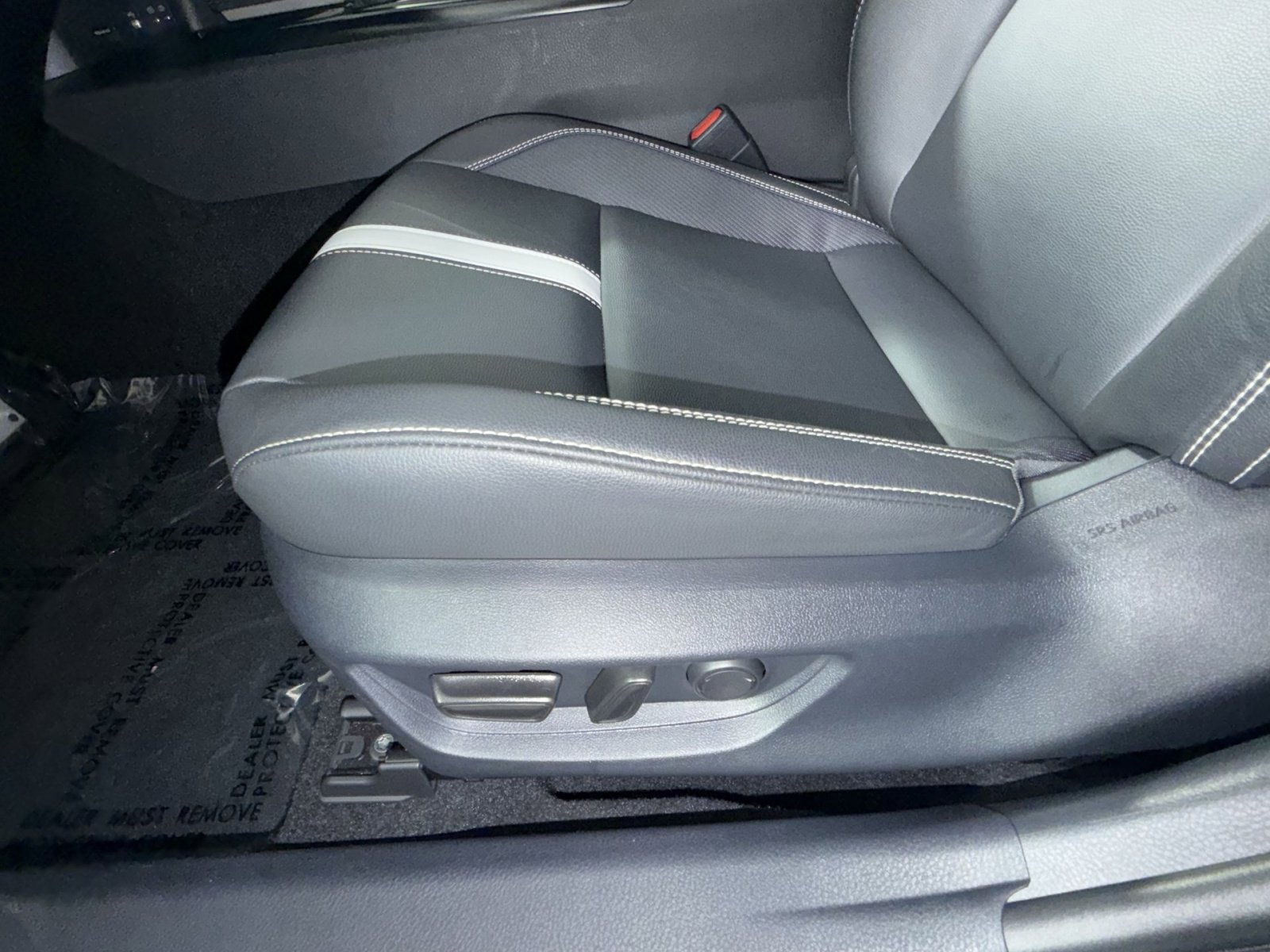 Used 2025 Toyota Camry SE w/ Convenience Package image 14