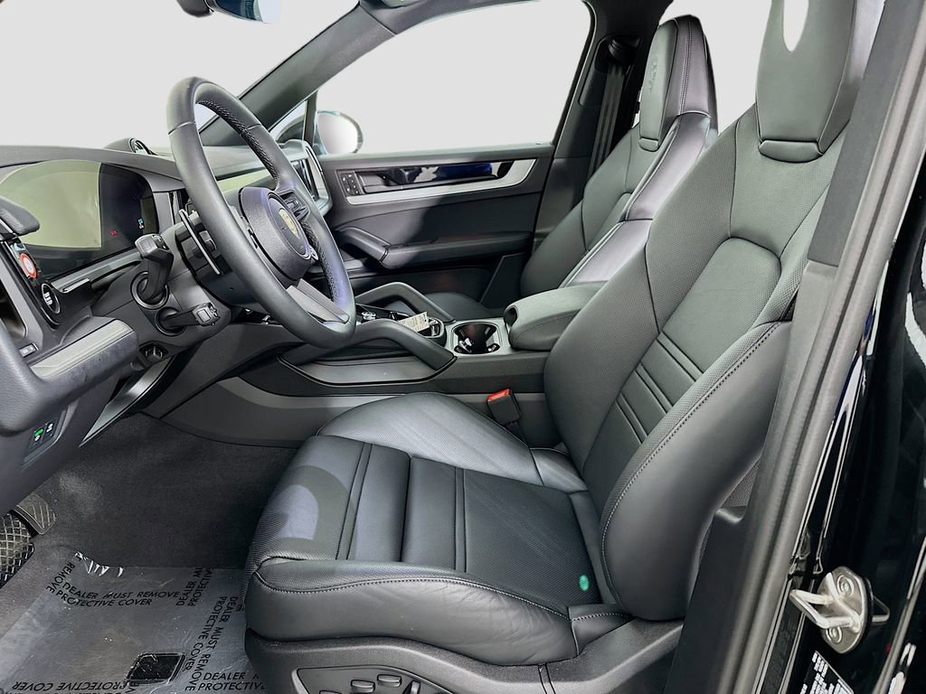 New 2025 Porsche Cayenne image 25