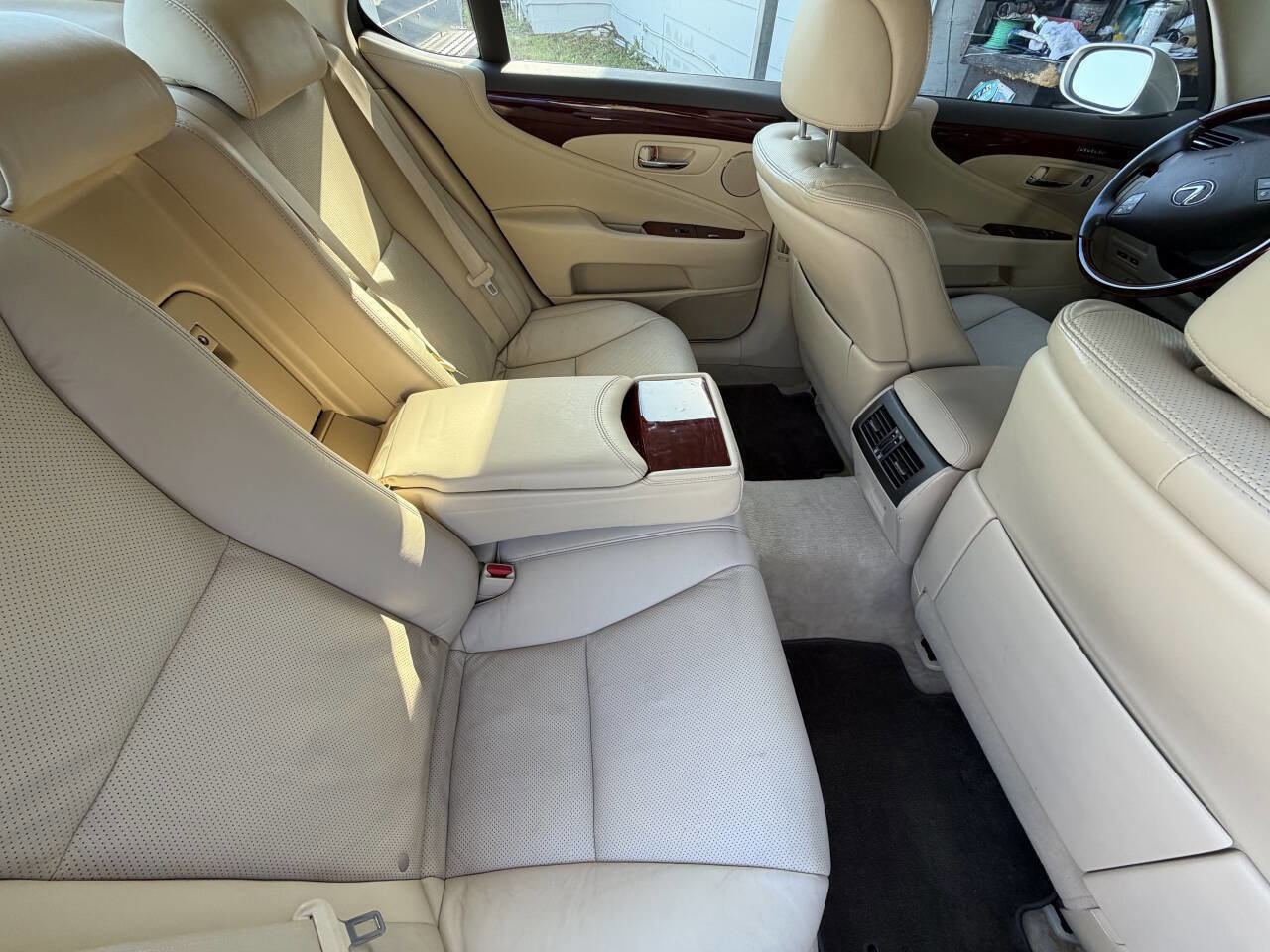 Used 2012 Lexus LS 460 w/ Comfort Pkg RWD image 15