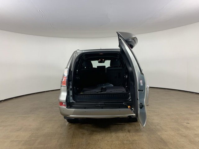 Used 2023 Lexus GX 460 Premium w/ Premium Package image 28