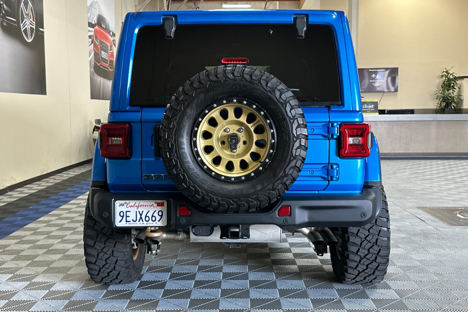 Used 2023 Jeep Wrangler Unlimited Rubicon 392 w/ Trailer Tow Package AWD/4WD image 5