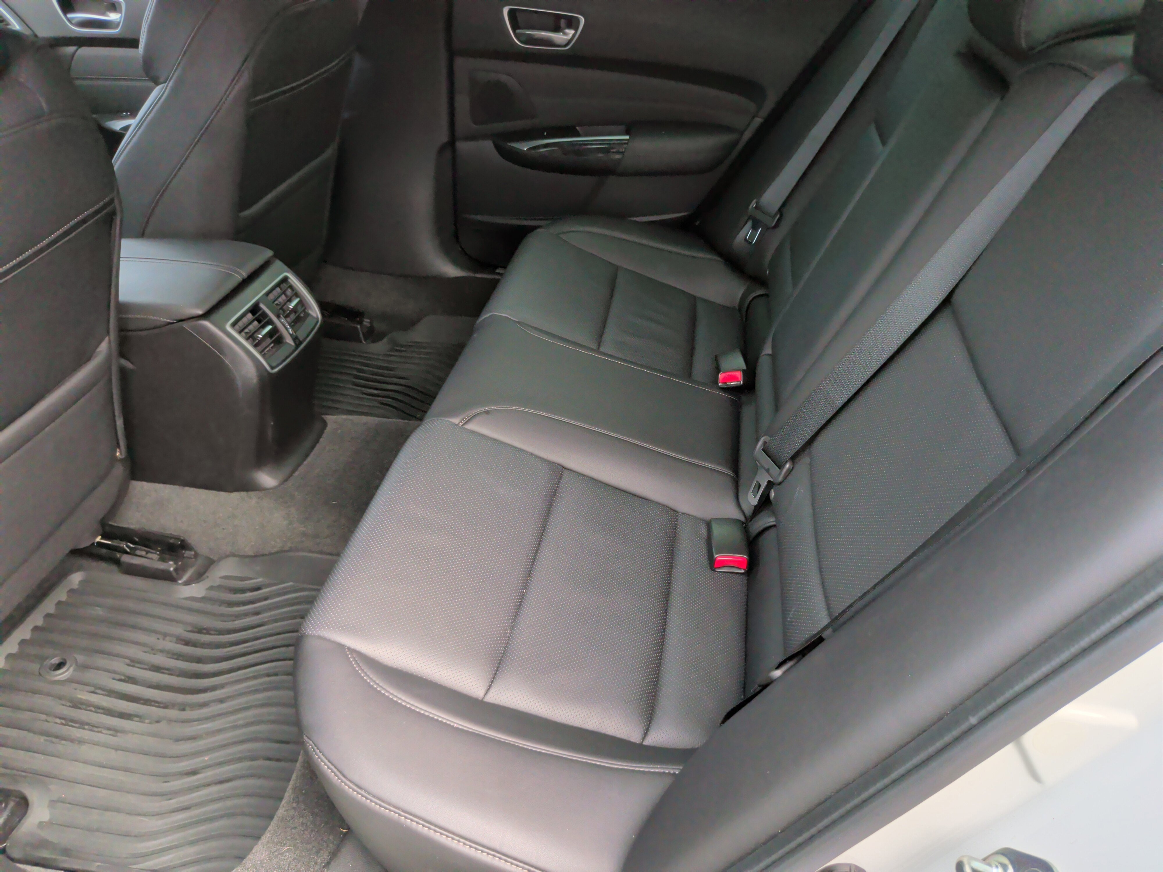 Used 2018 Acura TLX w/ Technology Package image 36