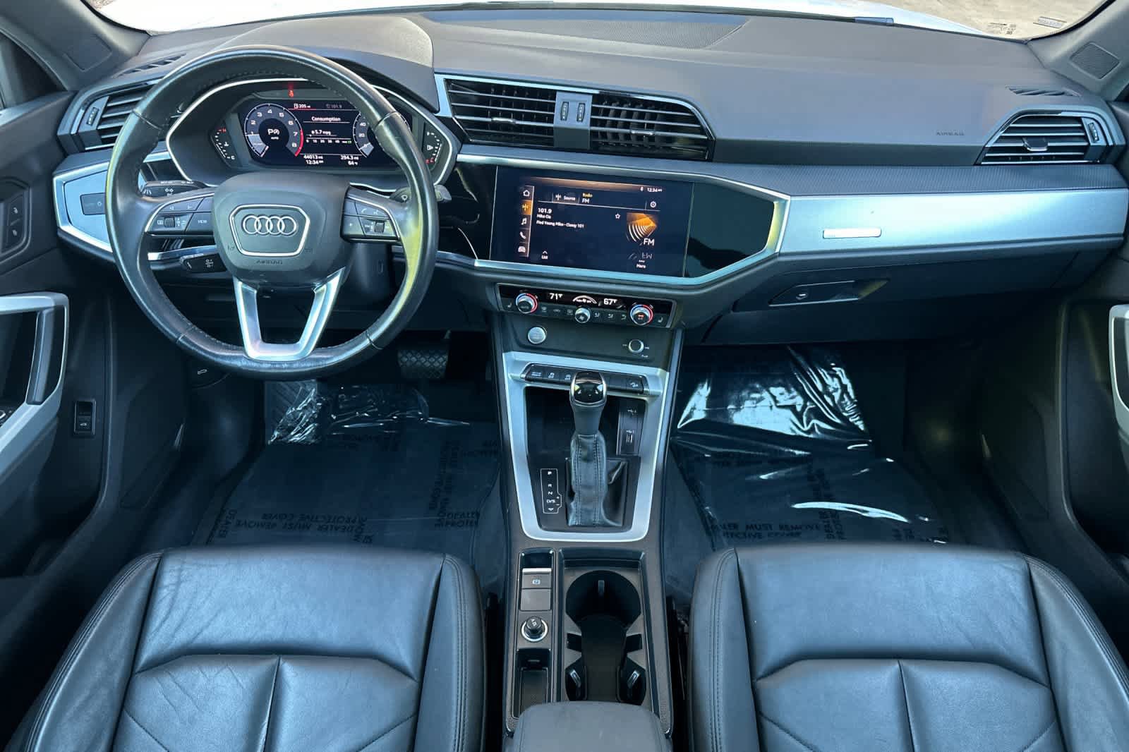 Used 2020 Audi Q3 2.0T Premium Plus w/ Premium Plus Package AWD/4WD image 3