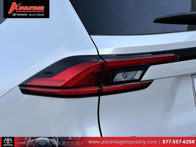 Used 2024 Toyota Grand Highlander Limited AWD/4WD image 12