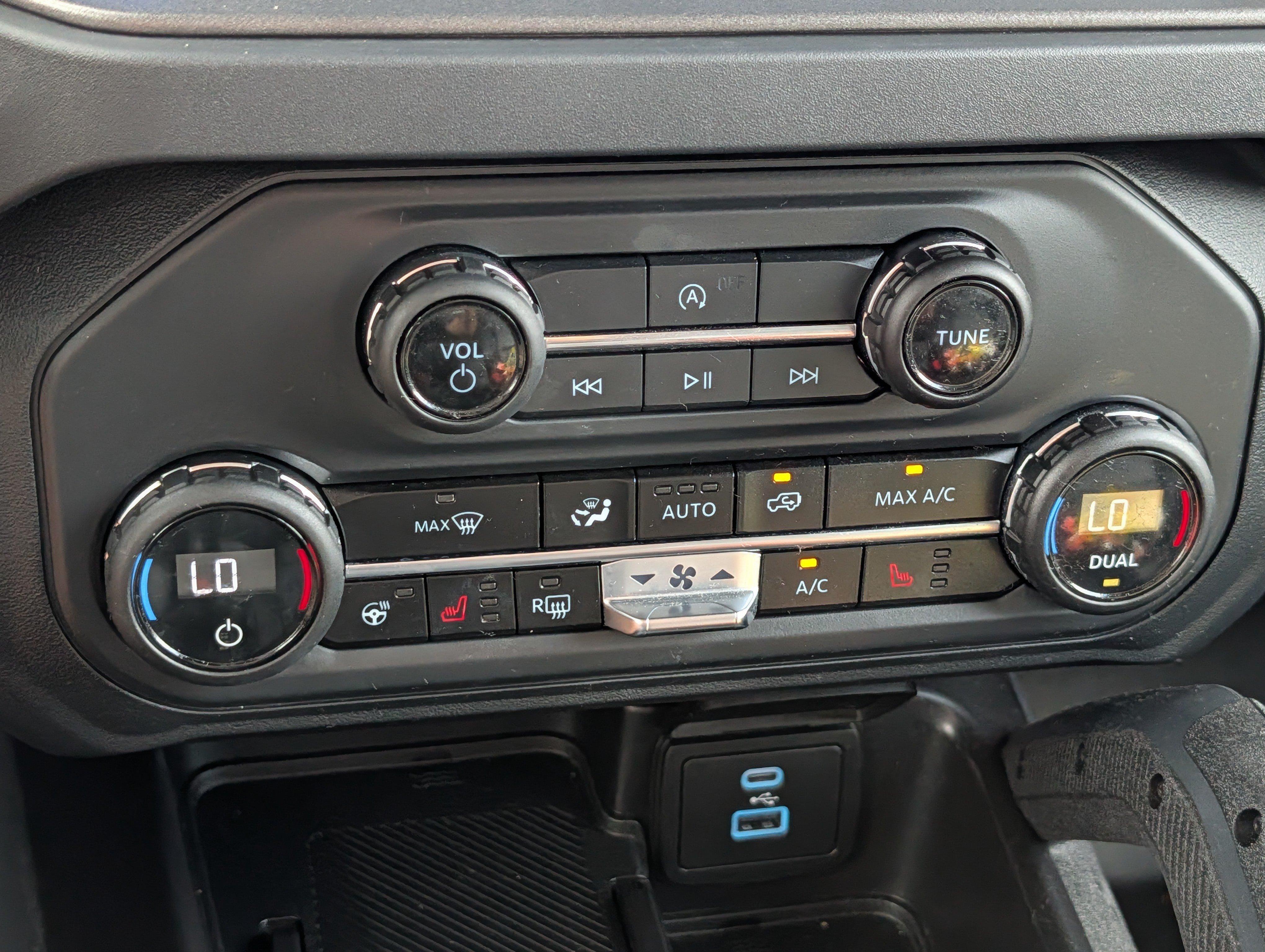 Used 2025 Ford Bronco Badlands AWD/4WD image 23