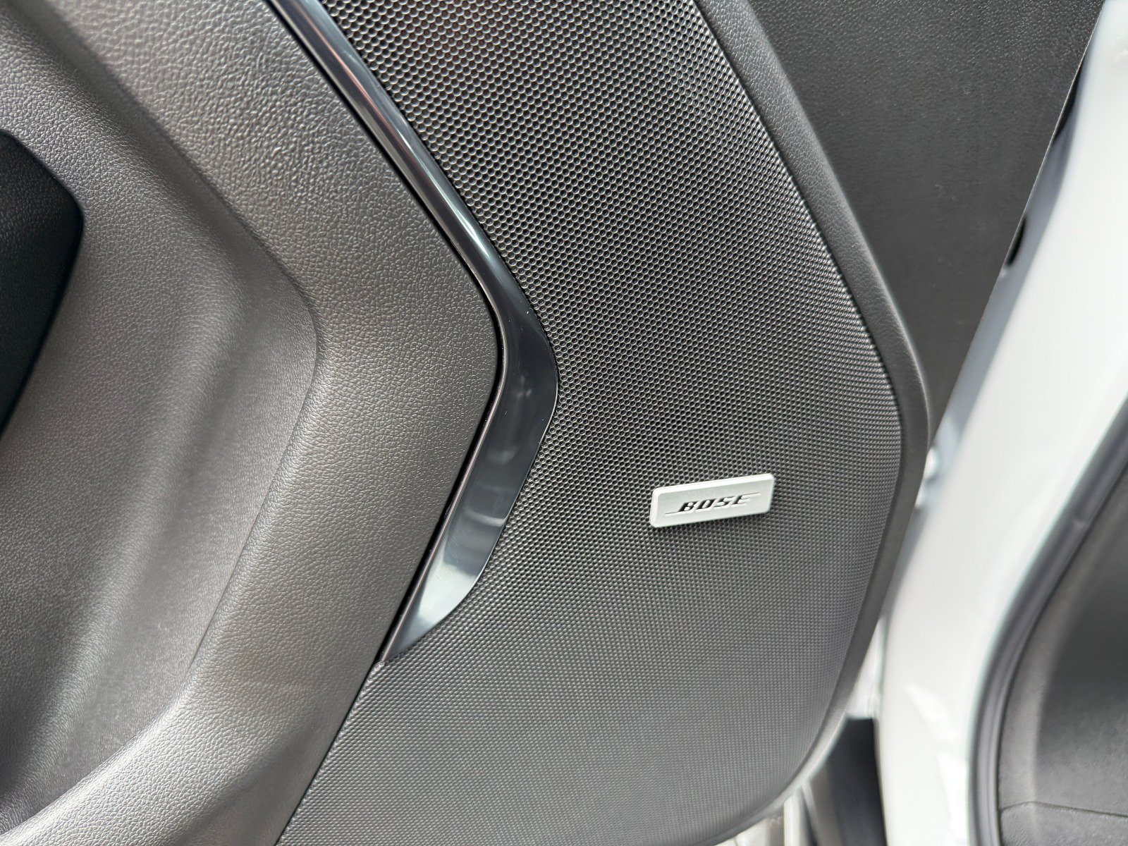 New 2026 GMC Yukon XL AT4 AWD/4WD image 28