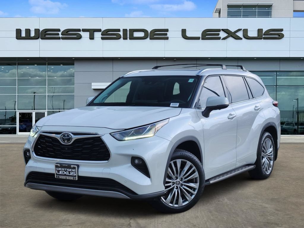 Used 2023 Toyota Highlander Platinum FWD image 1