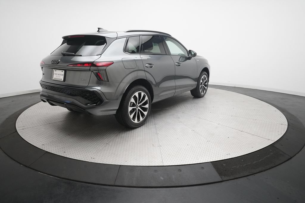 New 2026 Audi Q3 quattro 2.0T AWD/4WD image 36