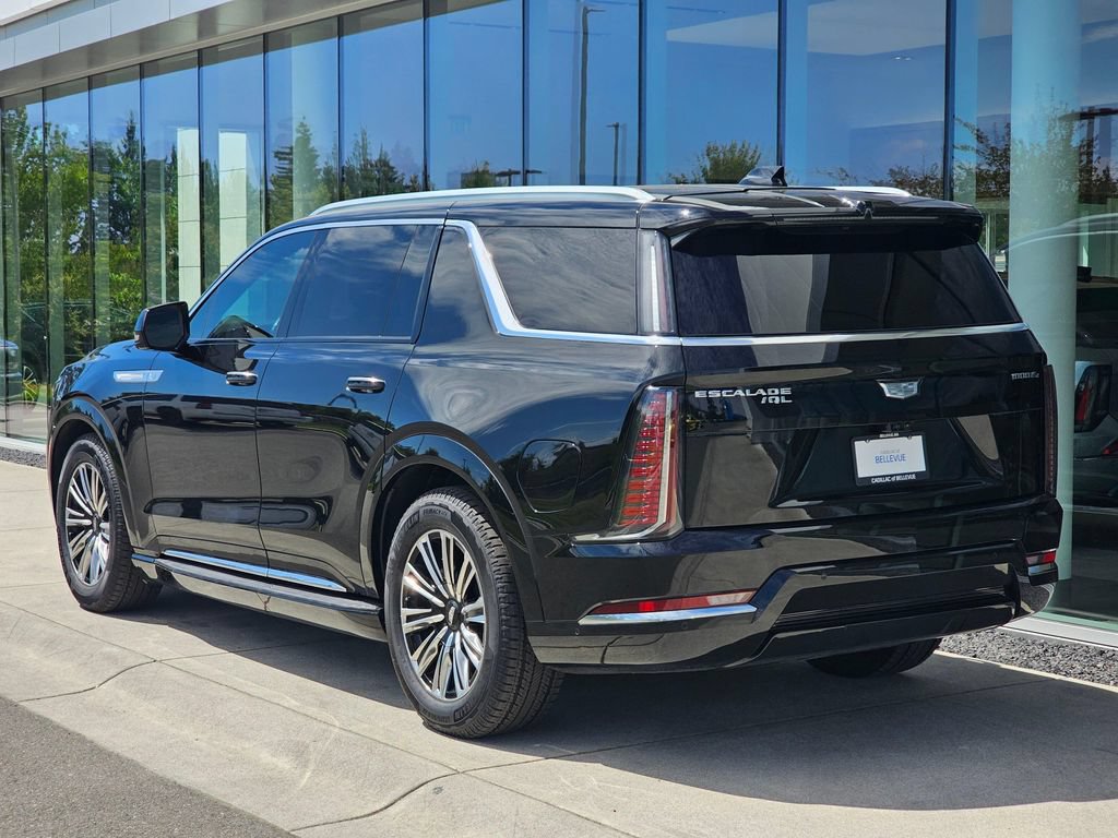 Used 2026 Cadillac Escalade IQL Luxury AWD/4WD image 3