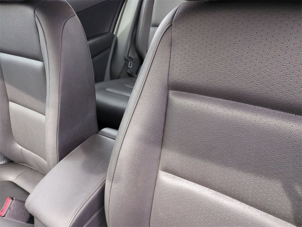 Used 2017 Volkswagen Tiguan S image 16