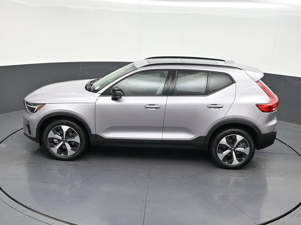 New 2026 Volvo XC40 B5 Plus w/ Protection Package Premier AWD/4WD image 14