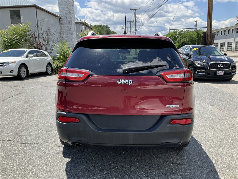 Used 2016 Jeep Cherokee Latitude FWD image 6
