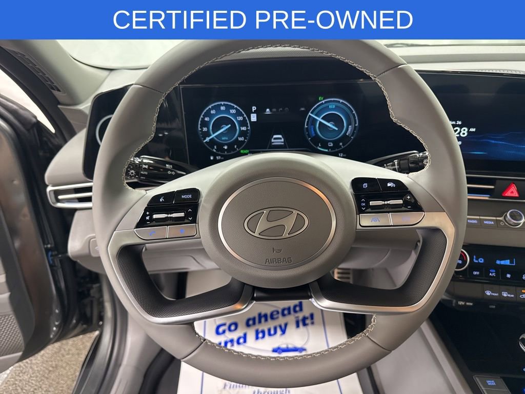 Used 2025 Hyundai Elantra SEL image 13