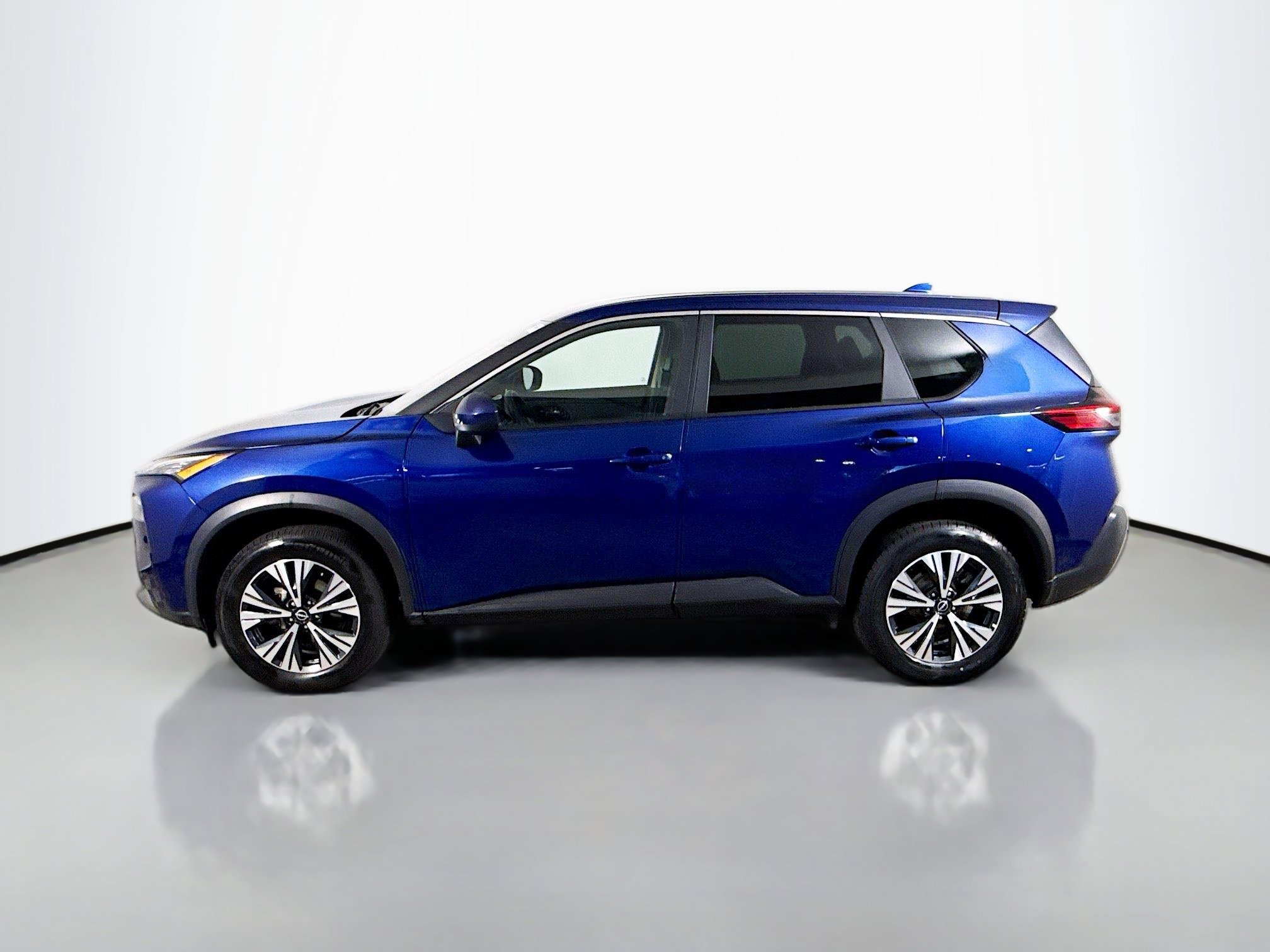 Used 2023 Nissan Rogue SV image 6